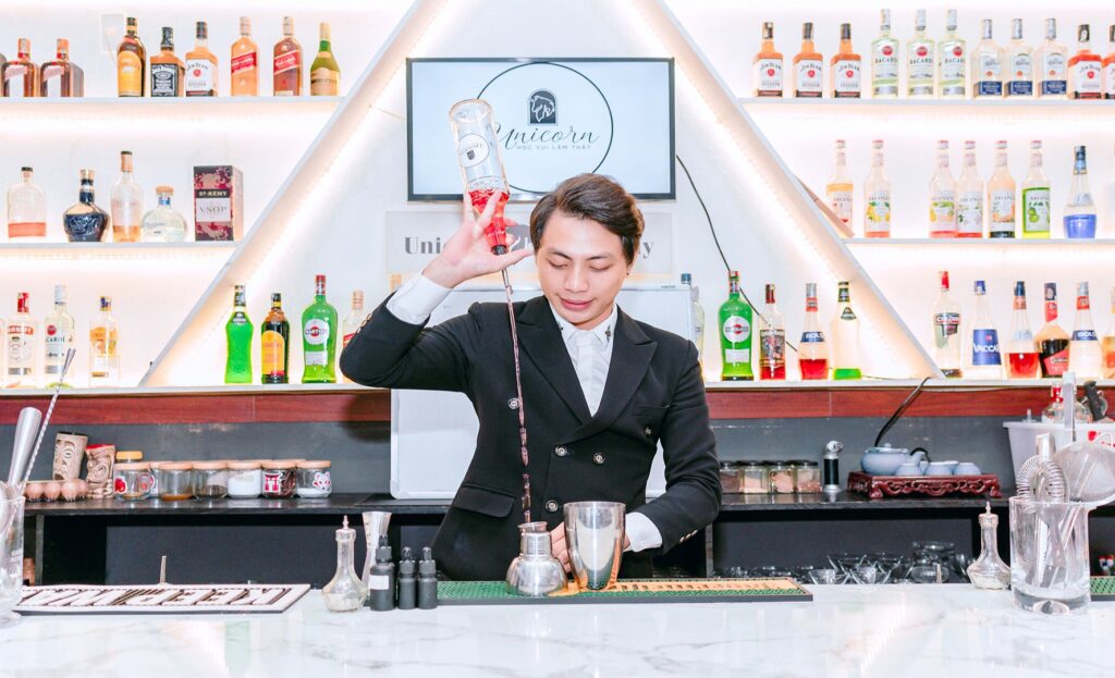 Bật mí 5 kỹ thuật pha chế đồ uống